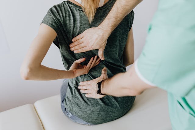 What Exactly Does a Chiropractor Do? All You Need to Know